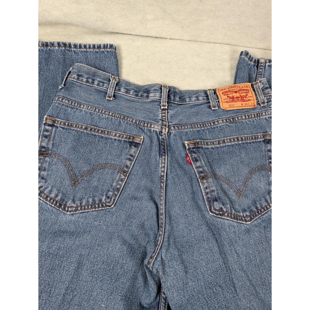 Levi's 550 Relaxed Fit Men's Jeans - 38 x 34 - Vintage Y2K - 2005- Medium Wash